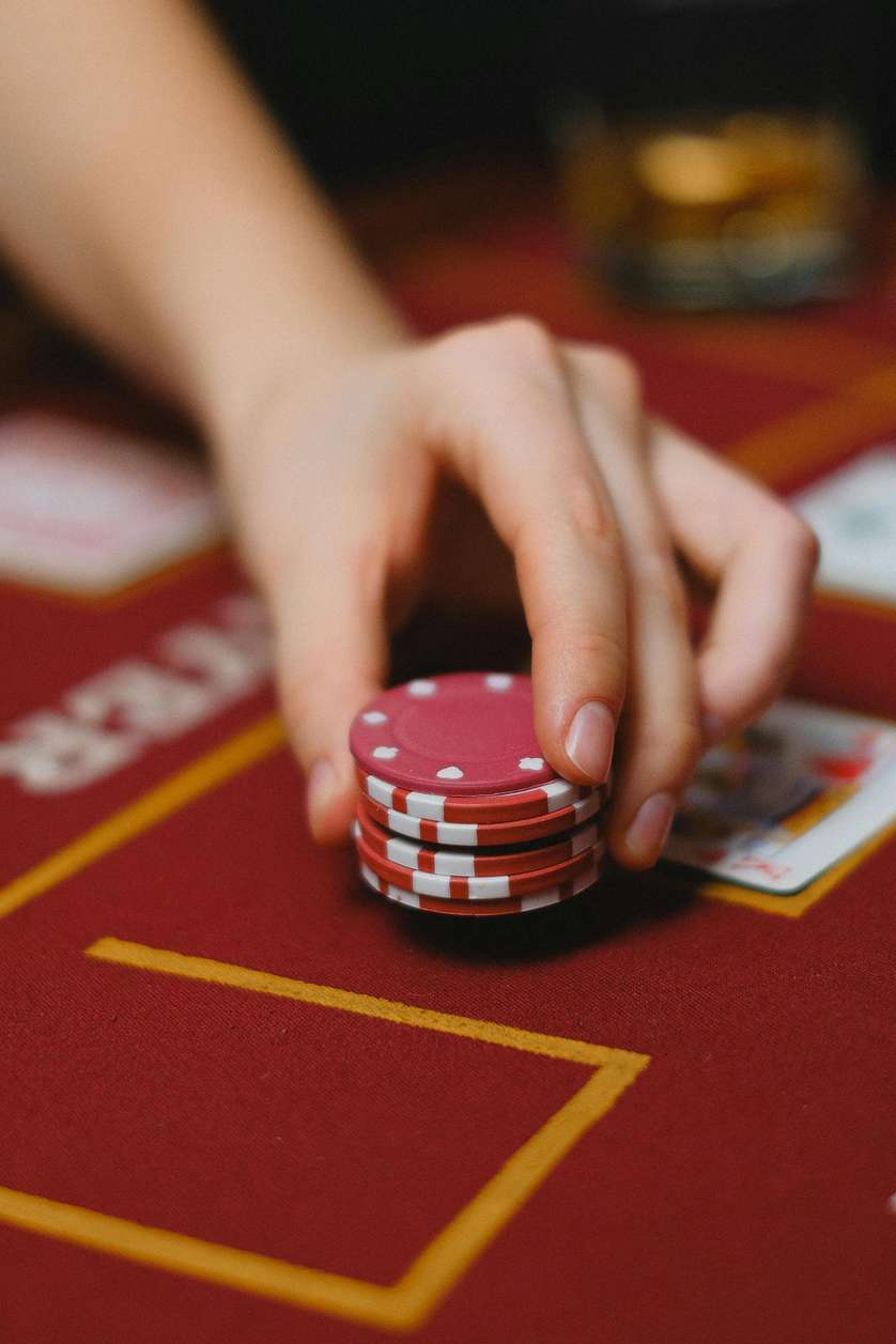 Online Casino vs. Land-Based Casino: A Comprehensive Comparison